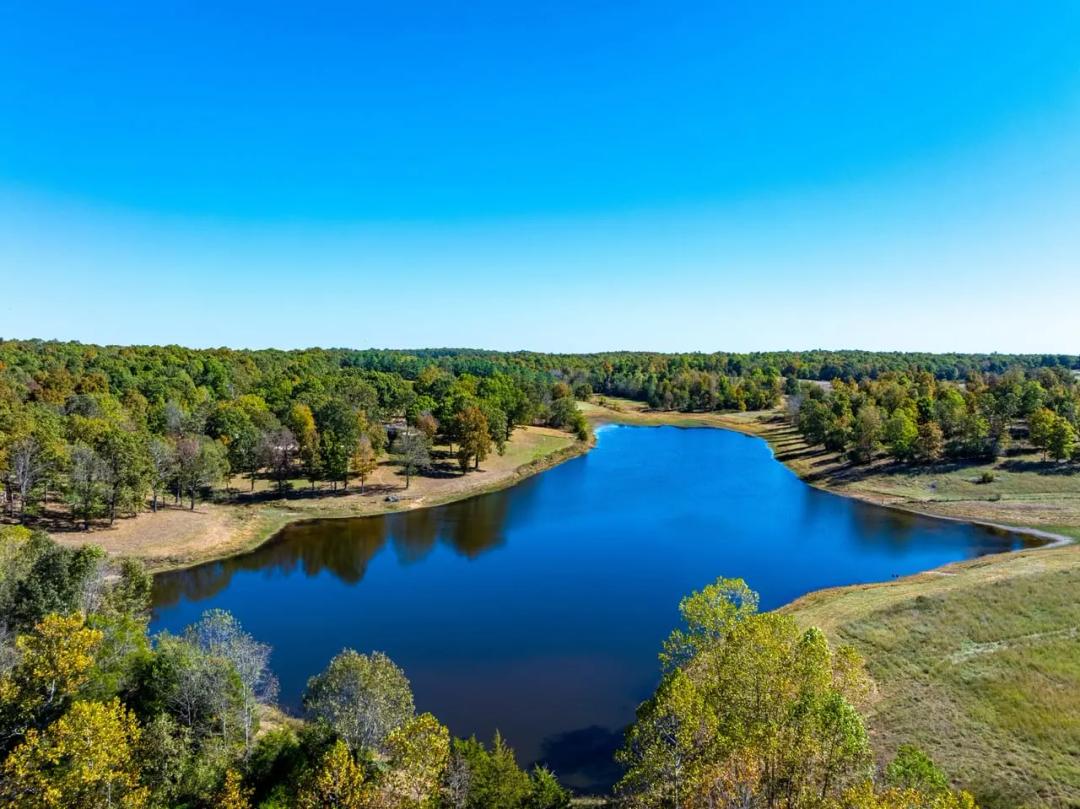 750 +/- Acre Working Cattle Ranch with Strawberry River on property, Two Homes & Turn-Key Facilities – Fulton County, Arkansas