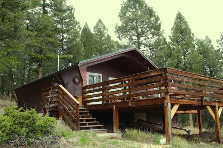 Cozy Guffey Cabin