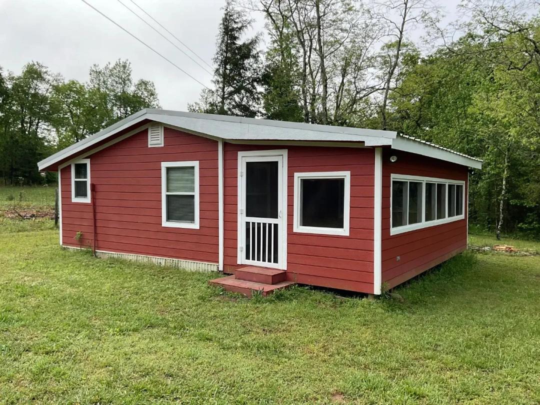 Cabin on 2.86 Acres in Polk County, AR