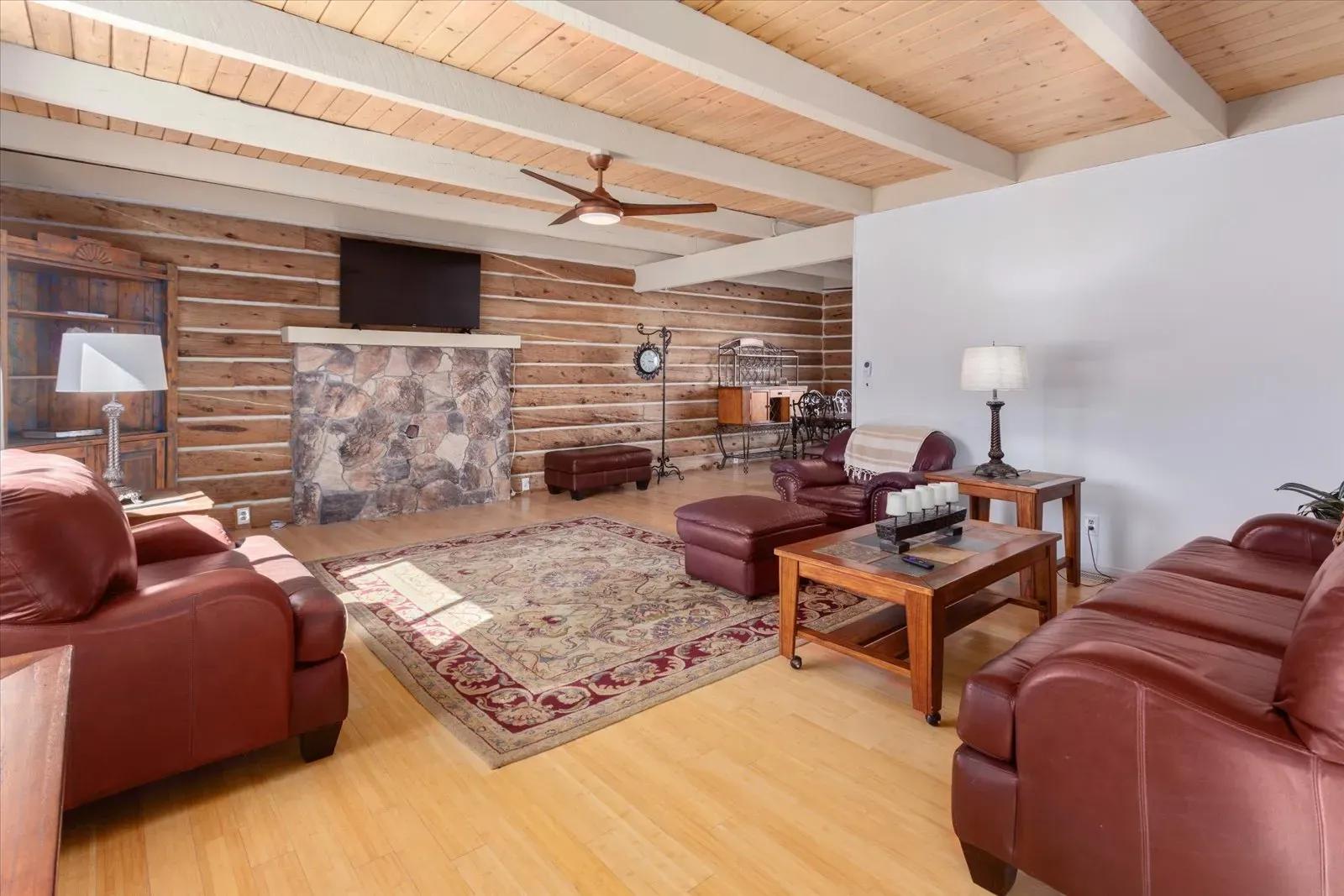 10-716-W-Blarney-Stone-Rd-10