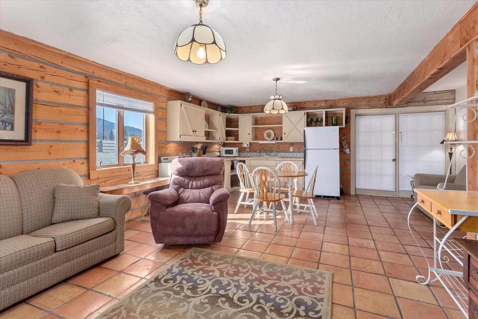 33-716-W-Blarney-Stone-Rd-33