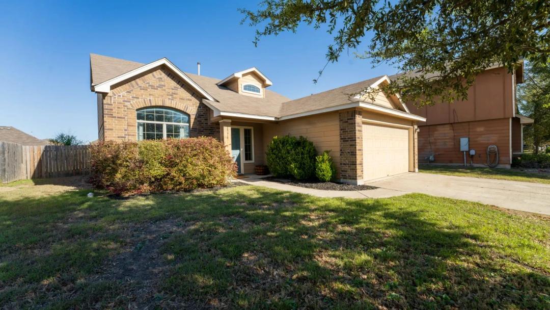 1576 Twin Cove