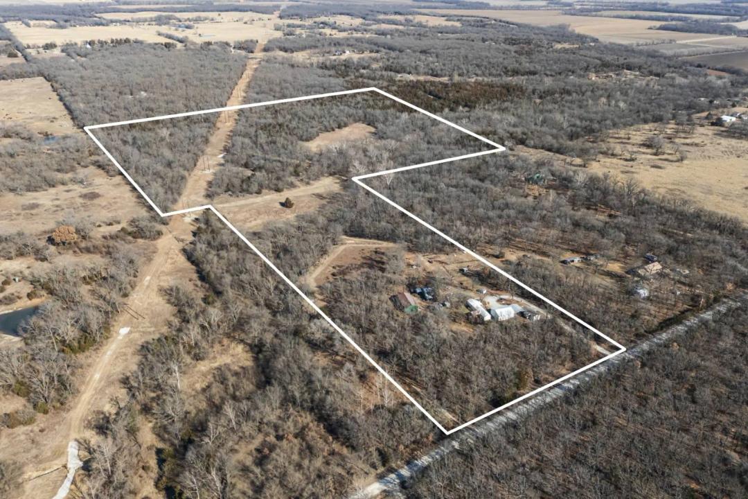 53 Acres, Two Homes, Country Living