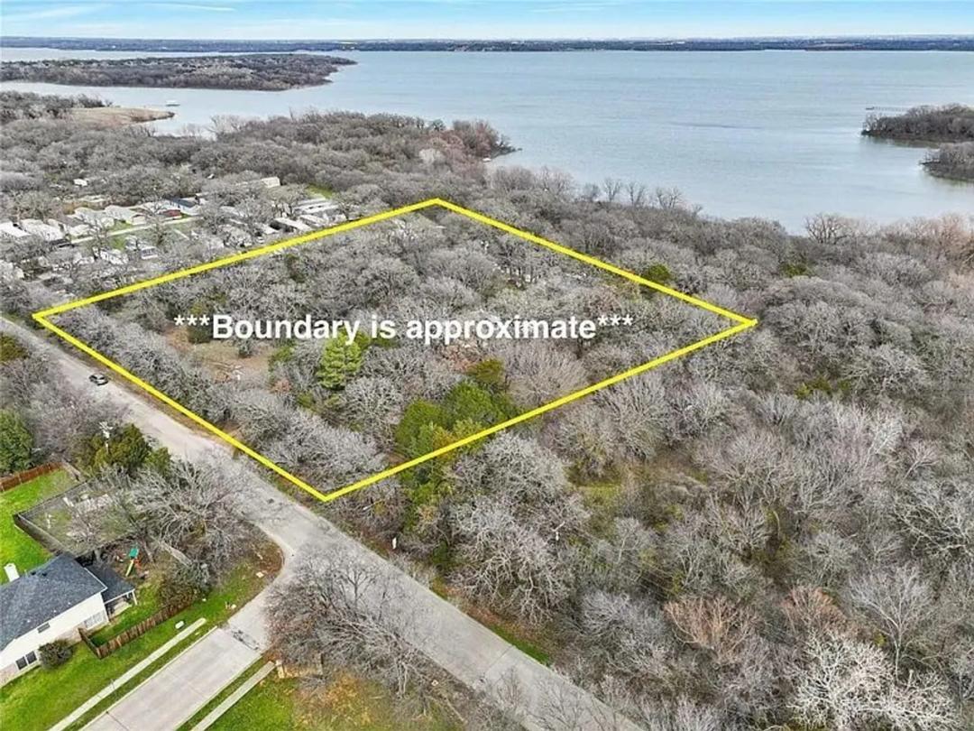 4 Acres Shady Shores Lake