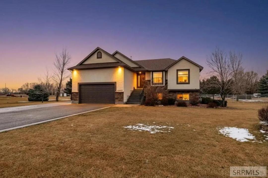 4045 E 540 North