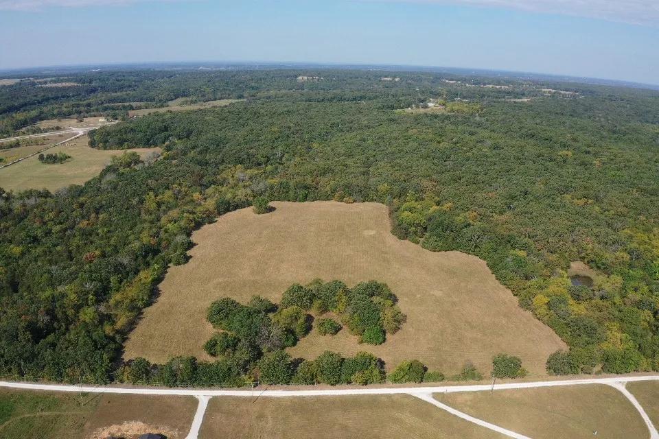 24 Acres With Great Building Site Close to Bolivar Mo