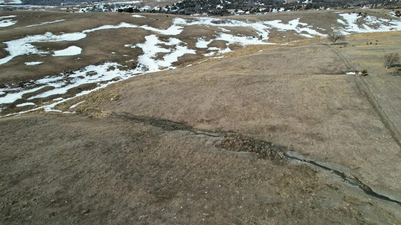 22458402-4