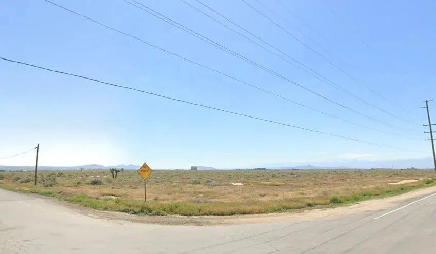 Highly Flexible LCA21 Zoning – Supports residential, agricultural, equestrian, and hobby farm uses
