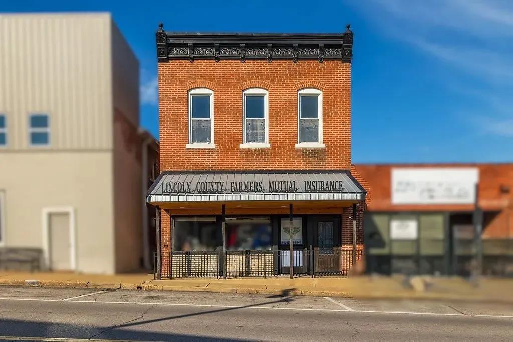 Commercial Building, Historic Downtown Troy, MO 
