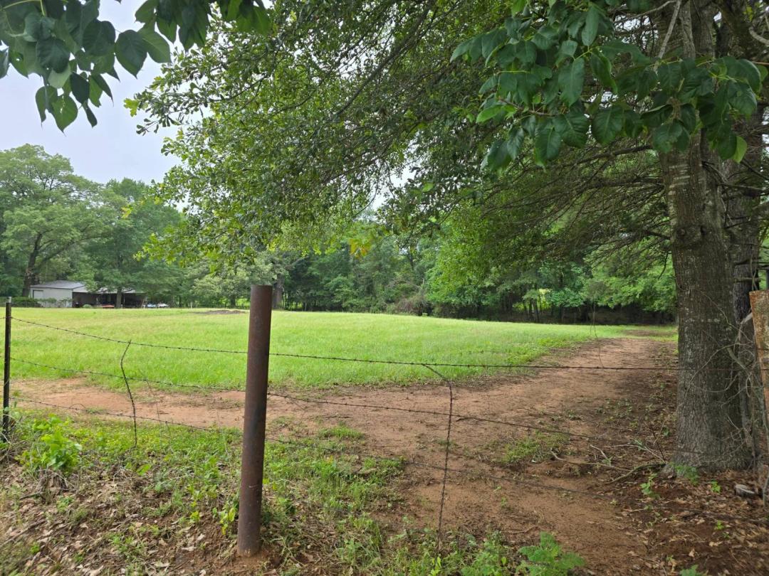 1.25 ACRE UNRESTRICTED LOT HUGO OKLAHOMA FOR SALE