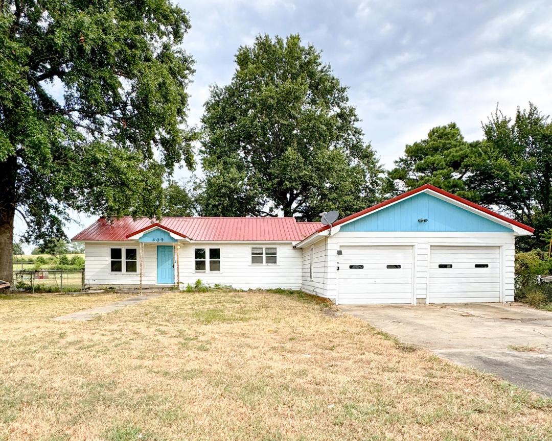 0.41 Acres at 409 W Stonewall Ave
