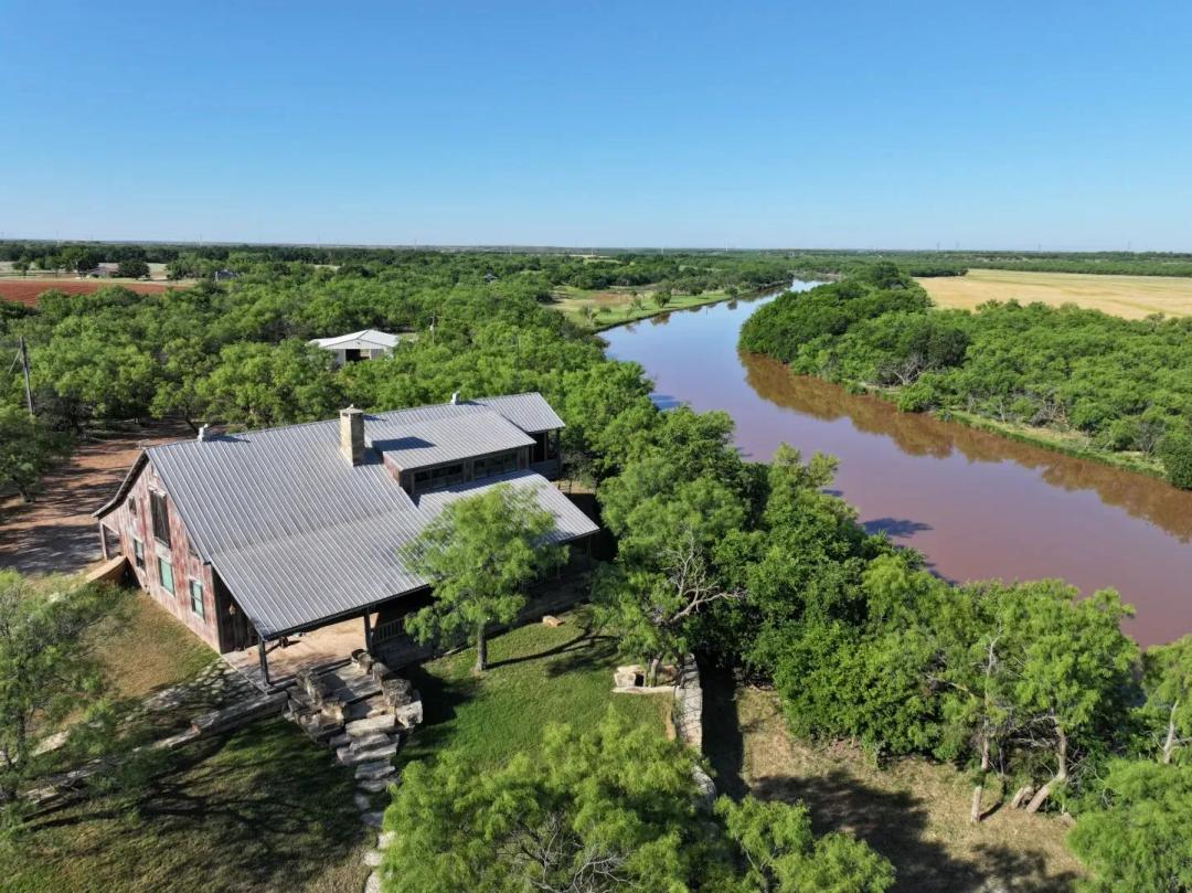 15.25 Acres & Home, 2990 CR 205, Lueders