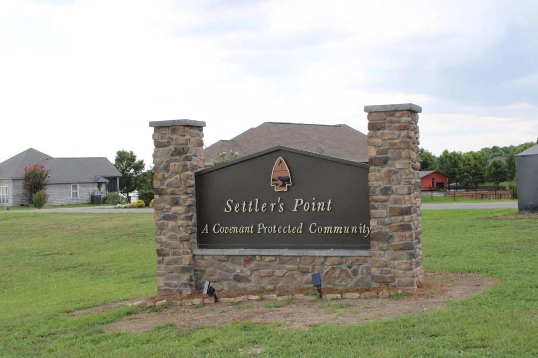 IF YOU'VE BEEN DREAMING OF LAKEFRONT LIVING, NOW IS YOUR CHANCE!