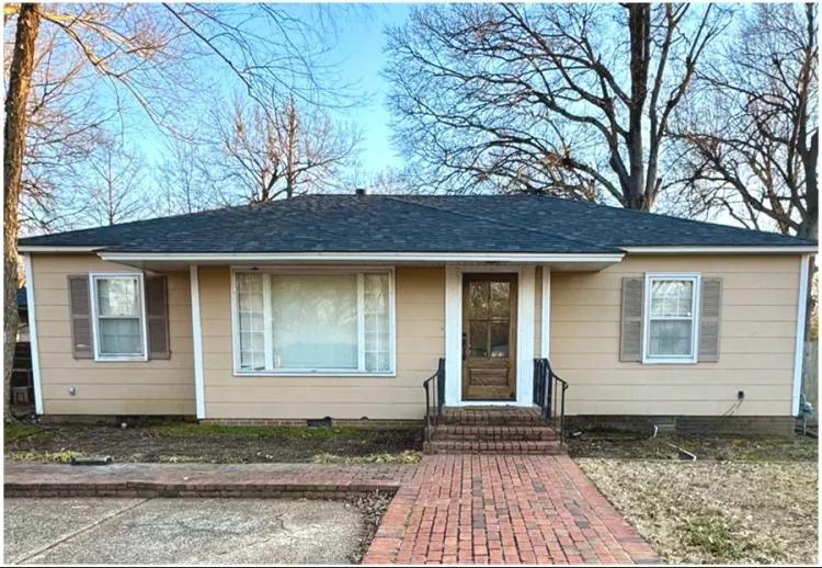 Home in Bolivar County at 1009 Avery Street in Cleveland, MS