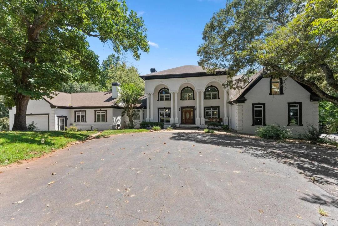 Runaway Acres | 26± Acre Farm & Estate in Forsyth County
