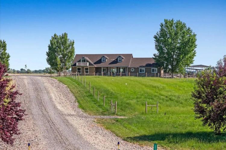 13.75 Acre Ranch and Bunkhouse in Owyhee County, ID