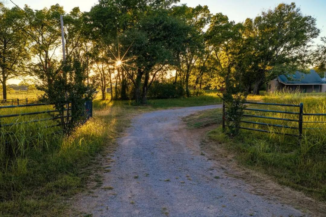 3201 N 214th Street W Haskell, OK 74436