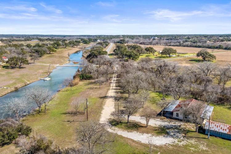 1068 RR 165, Blanco, TX