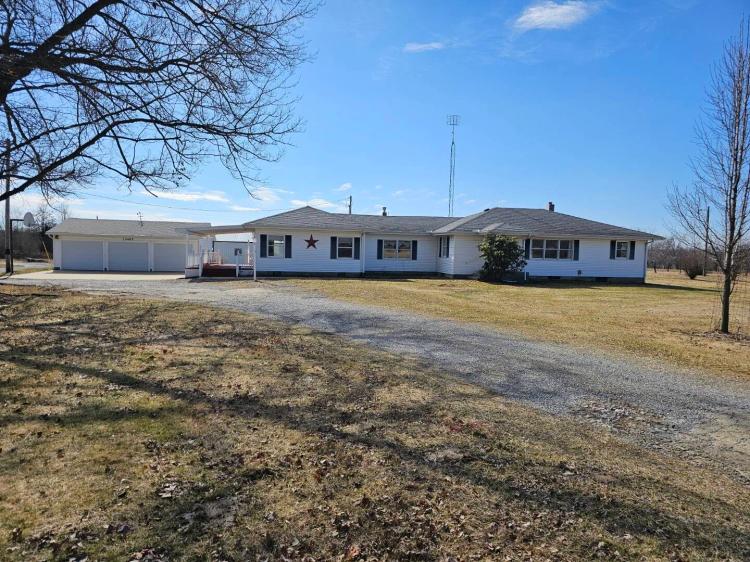 Country Home with 3.5 Acres, 3 Buildings &amp; Oversized 3CarGarage