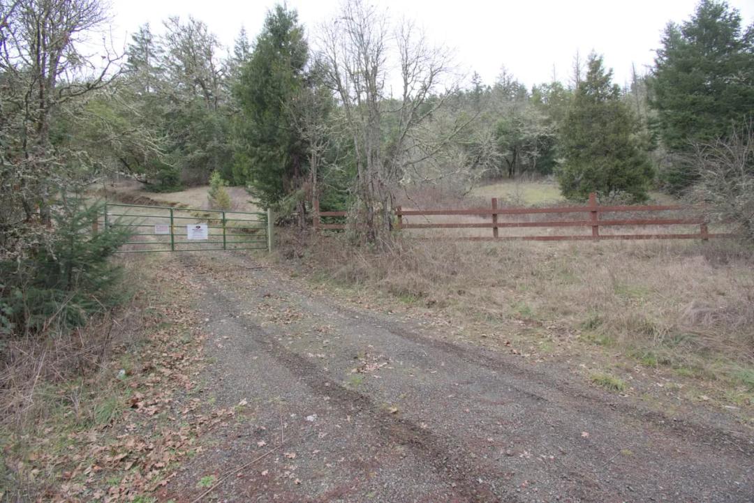 10.5 Acres Raw Land next to public land with water Willis Creek Rd