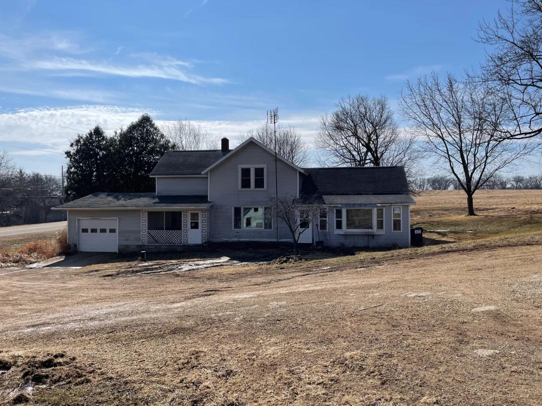Country Home On 7+/- Acres Green Lake County WI