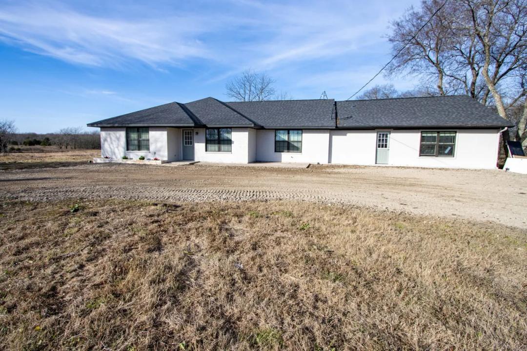 1015 Fm 1566 E Greenville, TX 75401-1736