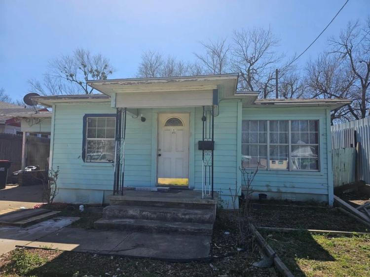 330 Pine Bluff Paris, TX 75460