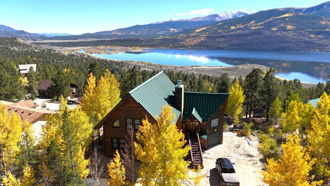 Rogers Twin Lakes View Home