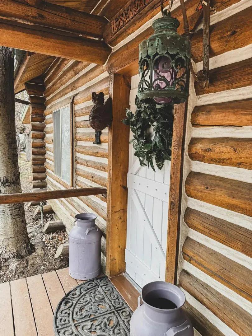 Custom Built Log Home with Detached Studio Suite