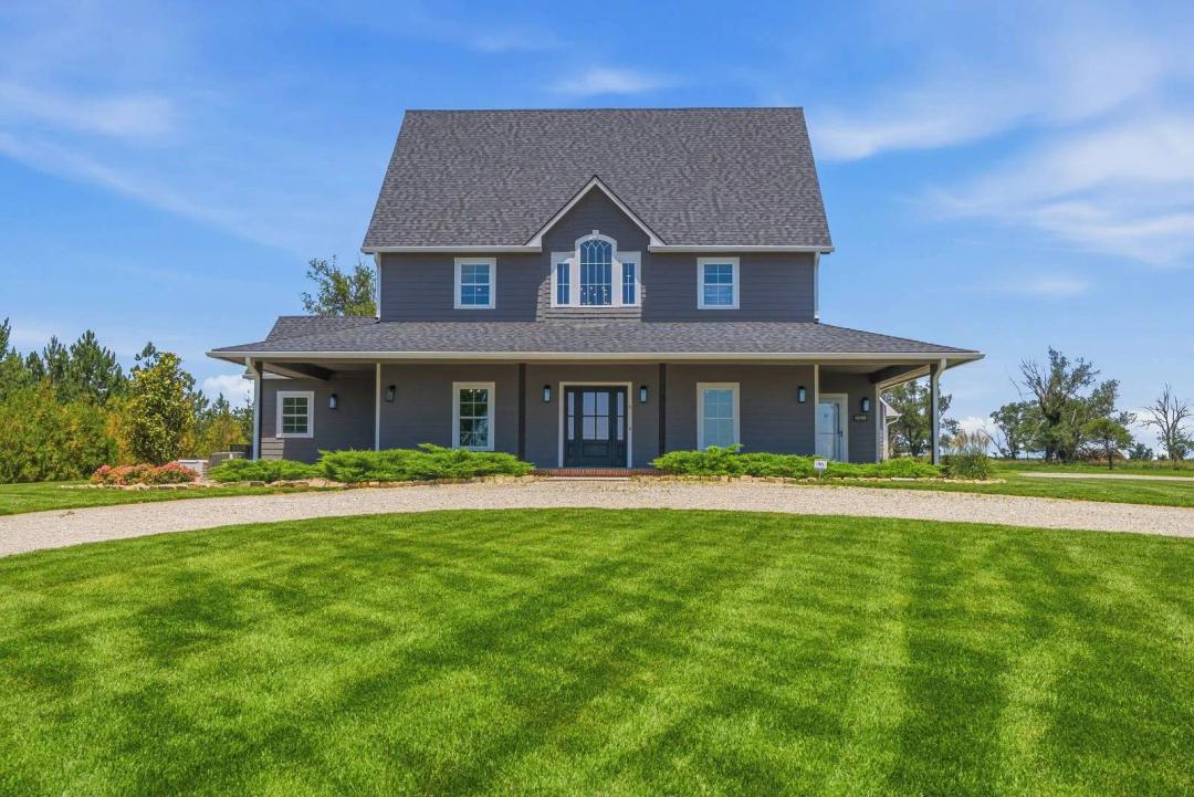 BEAUTIFUL COUNTRY HOME WITH 12 ACRES IN MARION COUNTY, KANSAS