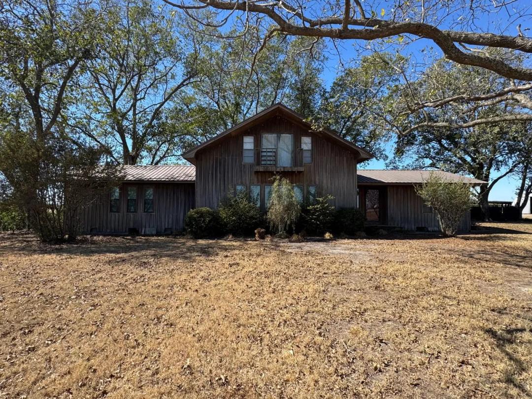 915 Stroh Rd, Almyra, AR 72003, Farm Home on 3 Acres