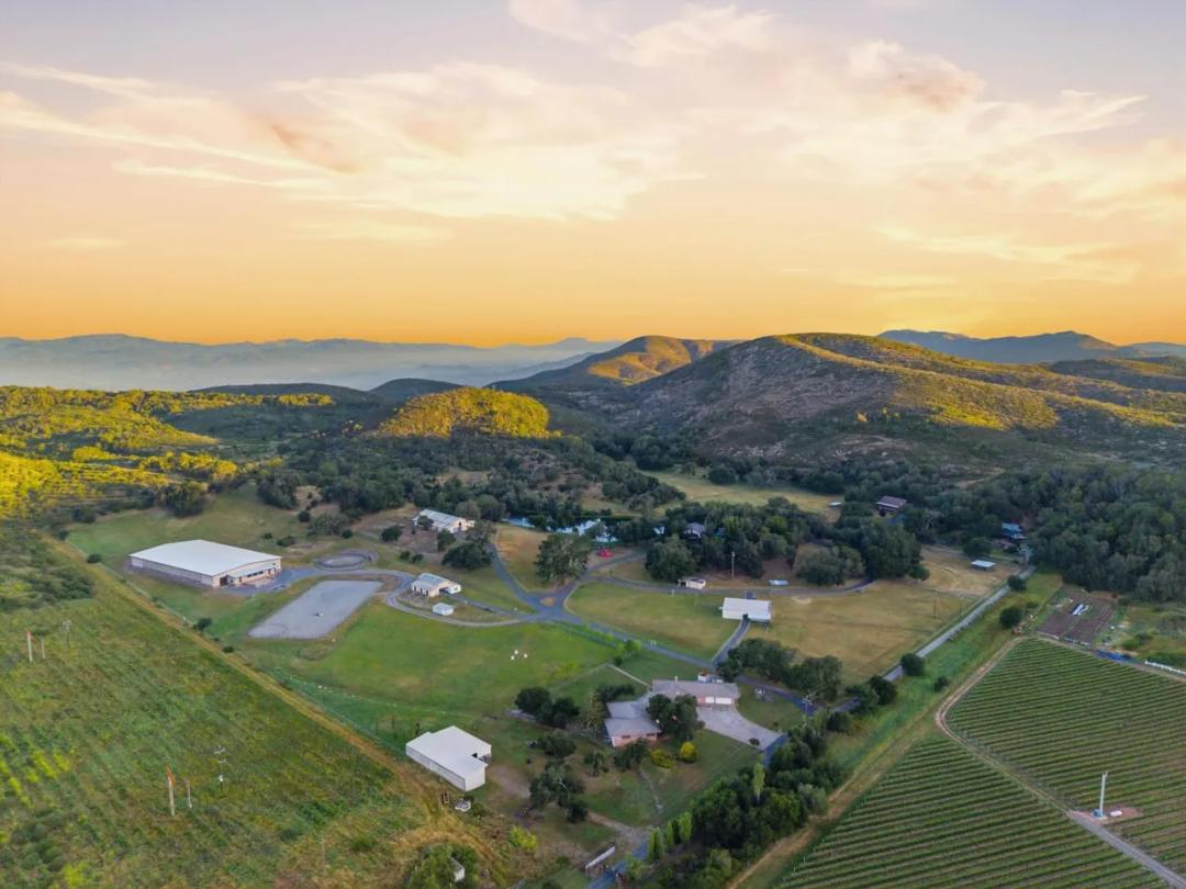 Napa Valley Equestrian Estate | 30± Acres | 25,000 SF Indoor Arena