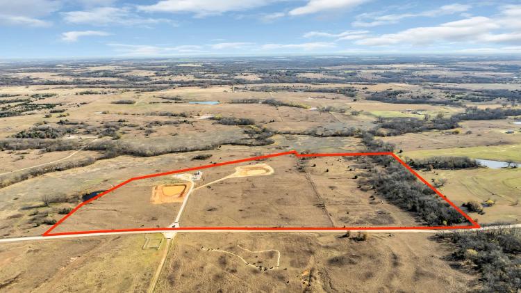 Your 50-Acre Country Escape—Open Pasture, Ponds, and Possibilities