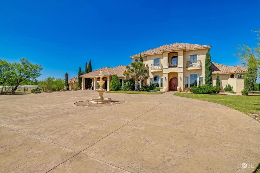Beautiful home on Lake Nasworthy