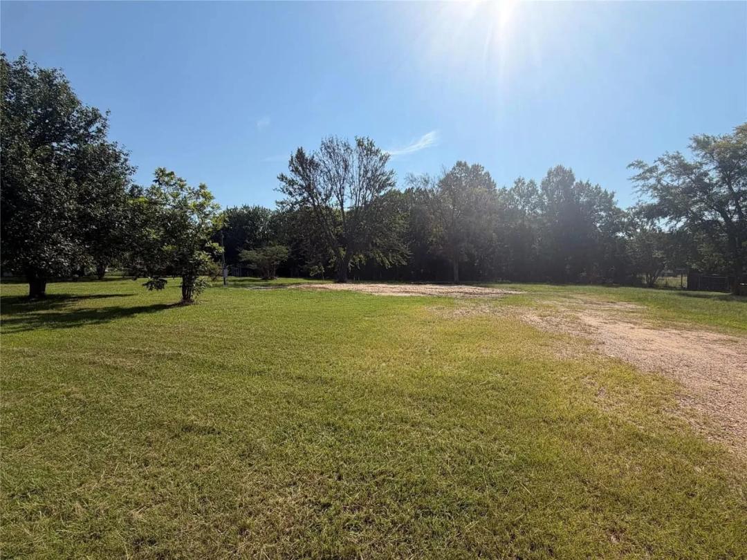 595 FM 911 Avery, TX 75554
