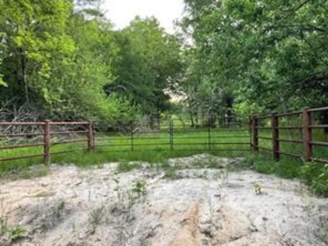CR 1610, Lone Oak, Texas
