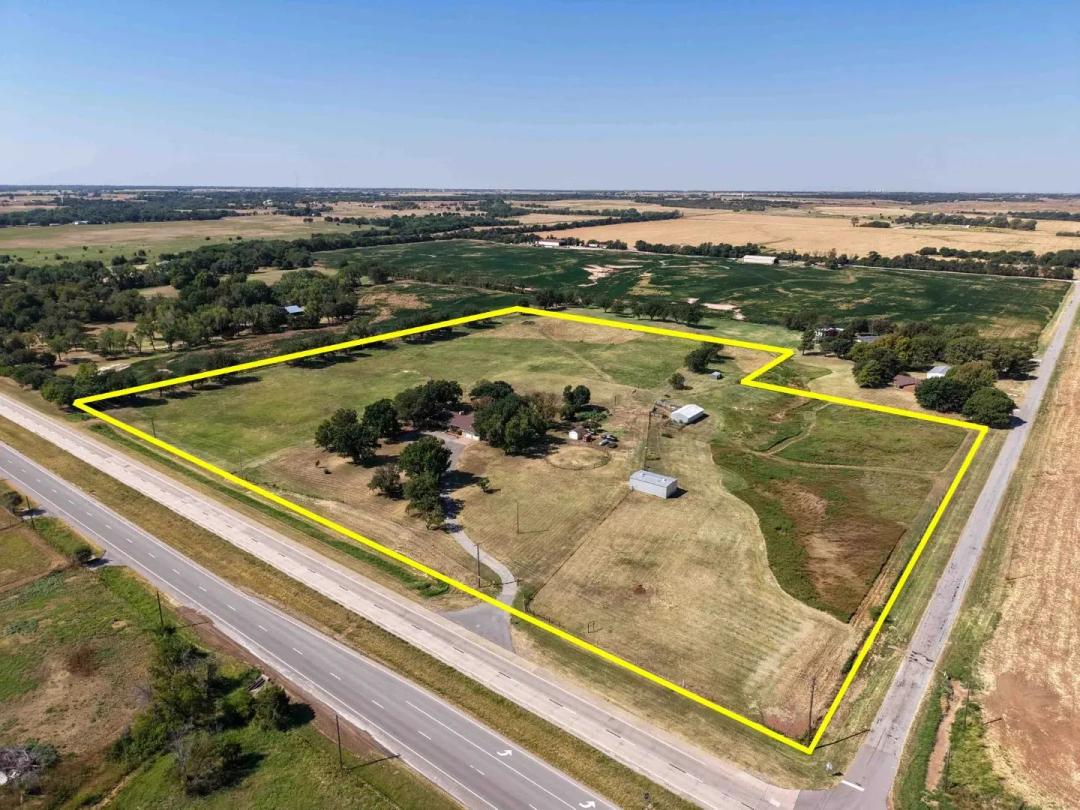 2,548± Sqft Home with 4 Bed, 2.5 Bath on 22± Acres. 