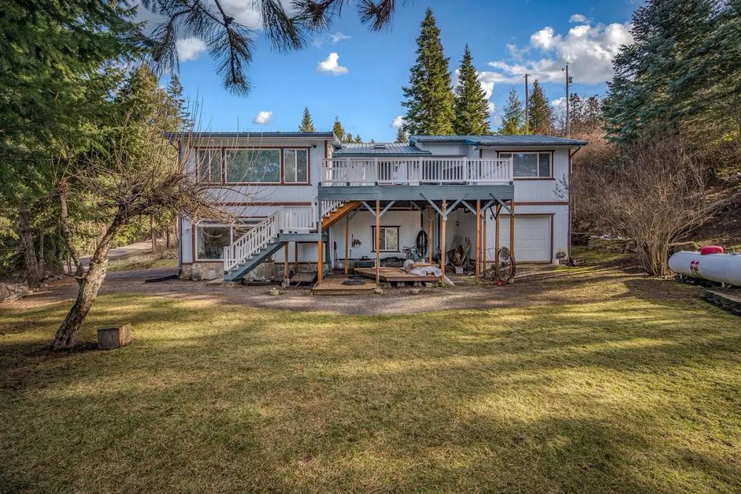 Room to Breathe in One of North Idaho’s Most Charming Lake Towns