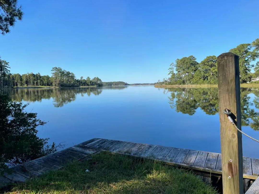 7.3 Acres Near Beaufort NC with Private Boat Ramp & ICW Access