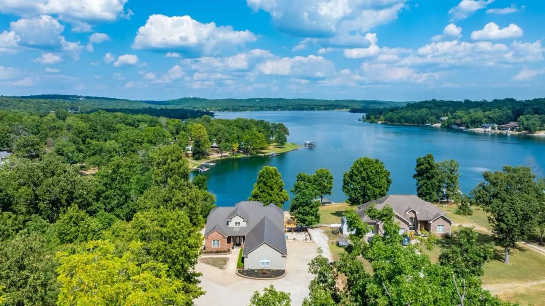 Luxury Fully Furnished Lakefront Home with Private Boat Dock on Crown Lake | Horseshoe Bend, AR