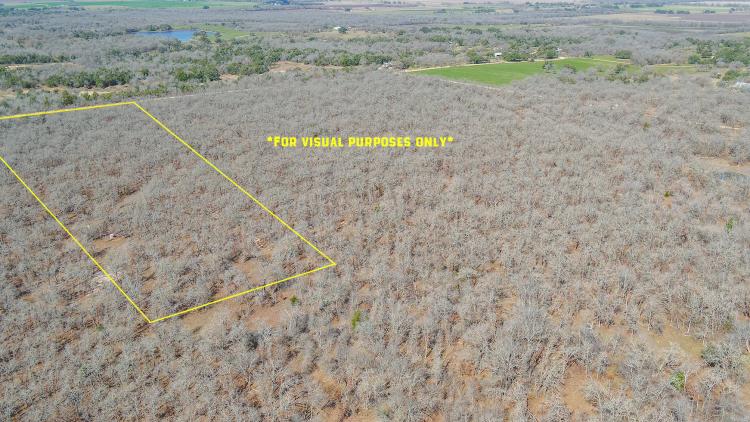 10.01 Acres in Milam County