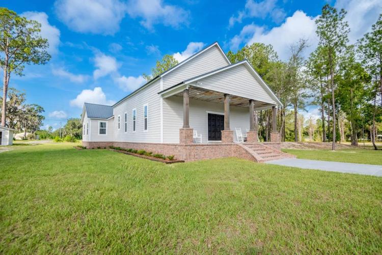 Farmhouse on 2.6 Acres in Lulu, Florida
