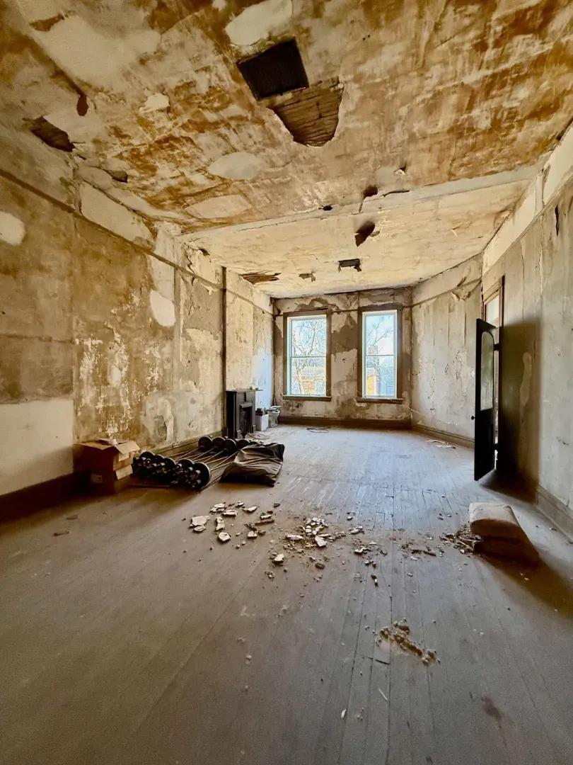 MLH Upstairs Pic 15