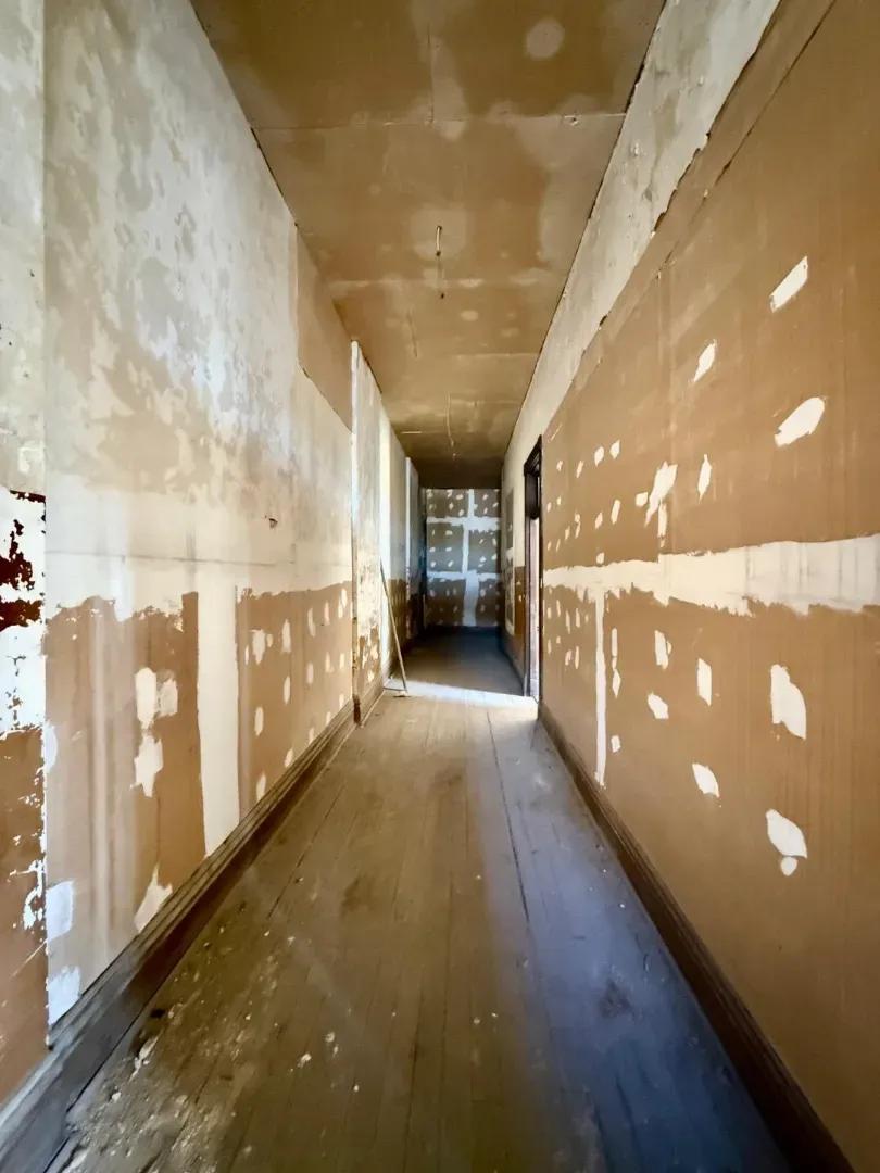 MLH Upstairs Pic 7
