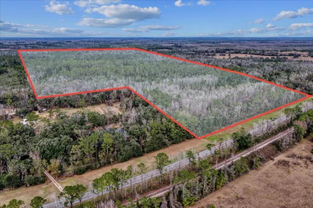 Hwy 90 100 Acre Getaway