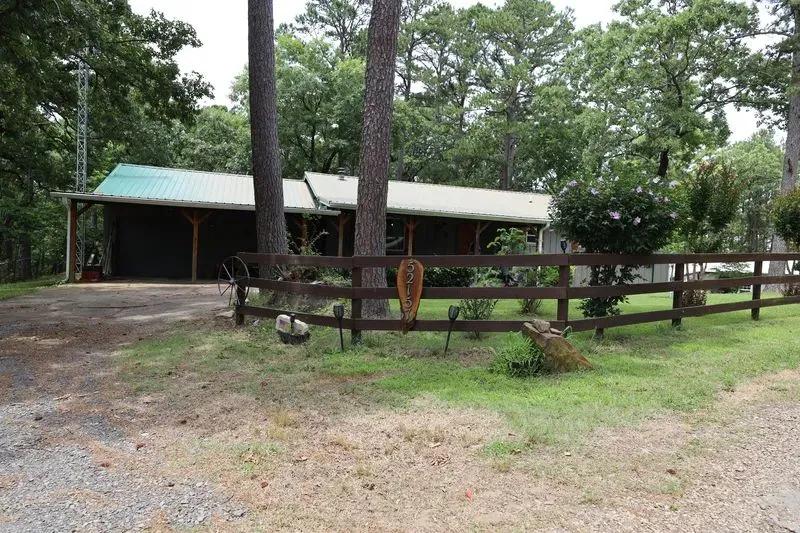Eastern Oklahoma Recreational Home on 1.74 acres