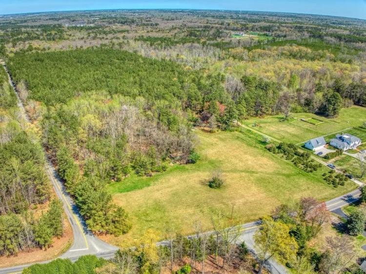 3 Bedrooms2 Bathroom on 24.79 Acres at 12676 River Road