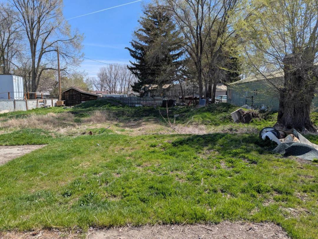 Eastern Oregon Versatile Commercial Lot