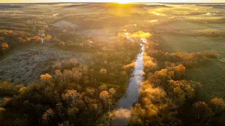 Working Cattle Farm With Live Water, Infrastructure And Recreational Opportunities Near Springfield And Marshfield