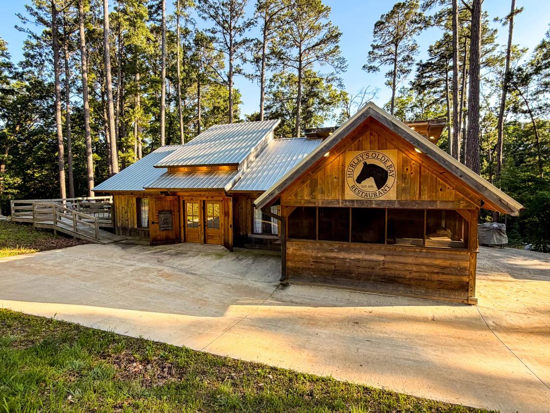 Hurley’s Olde Bay Cabins and Restaurant